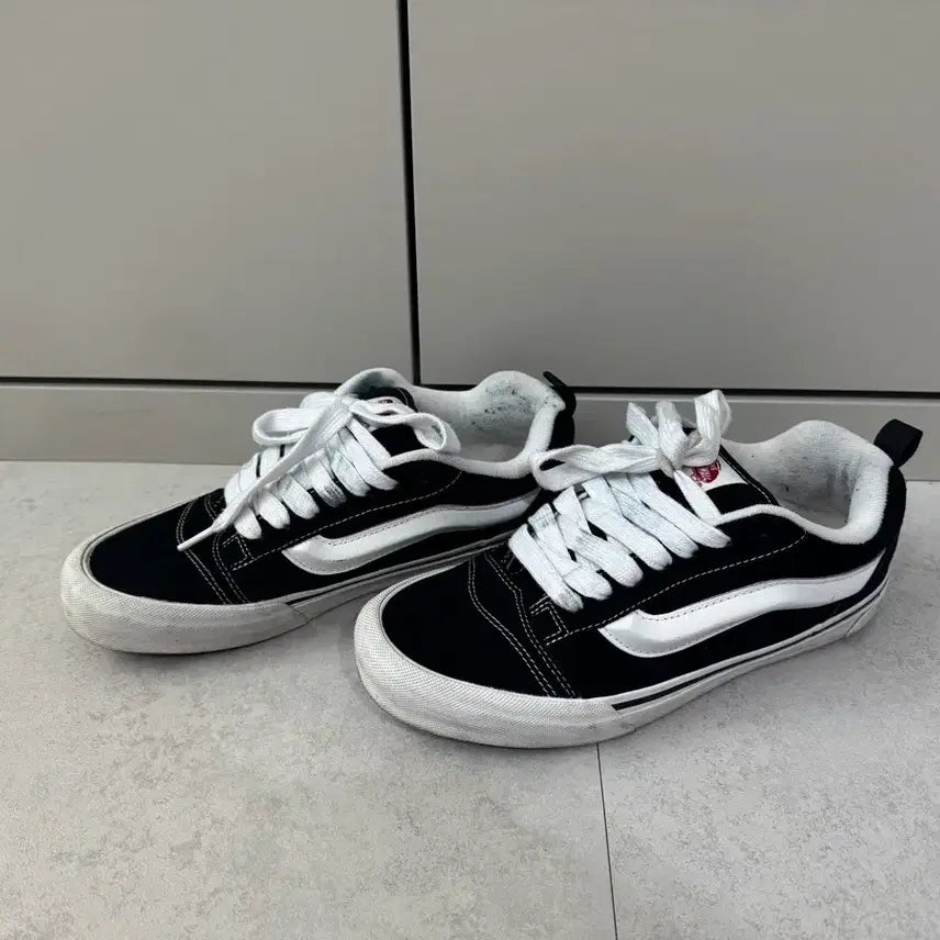 [BUNJANG] Vans Old Skool Black White Sneakers 275 / 반스 뉴스쿨 블랙 화이트 스니커즈 운동화 275