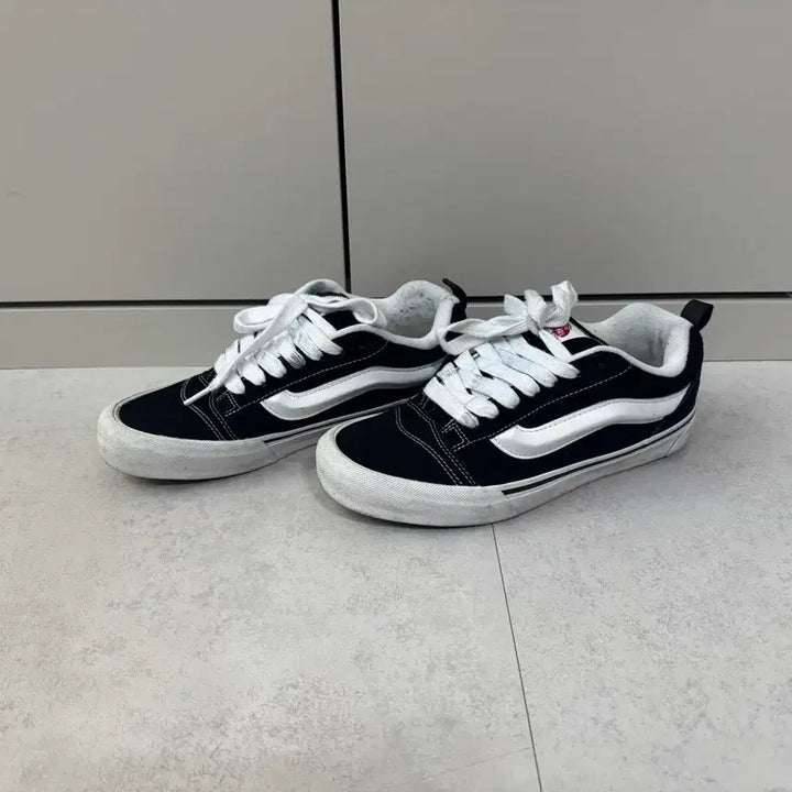 [BUNJANG] Vans Old Skool Black White Sneakers 275 / 반스 뉴스쿨 블랙 화이트 스니커즈 운동화 275