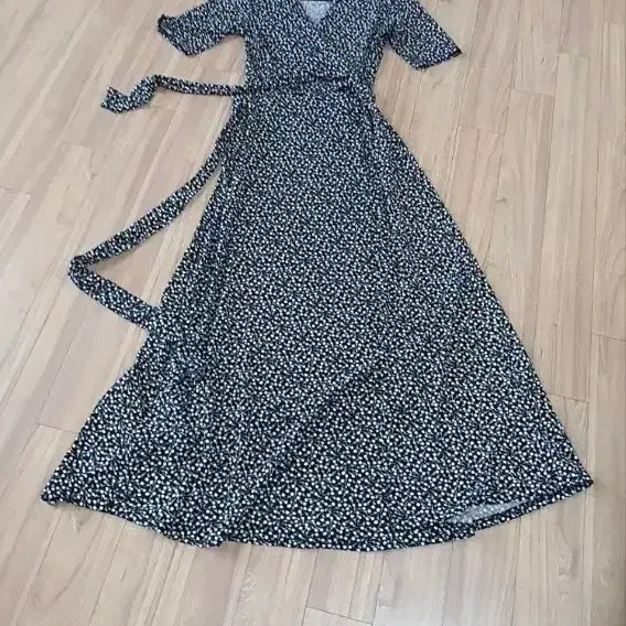 [BUNJANG] Rene &amp; McCoy Floral Wrap Long Dress / 르니앤맥코이 플라워 랩 롱원피스 여성