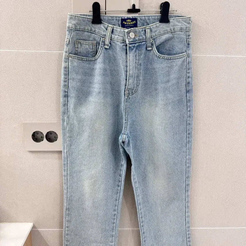 [BUNJANG] Light Wash Slit Bootcut Denim Jeans / 연청 슬릿 부츠컷 데님