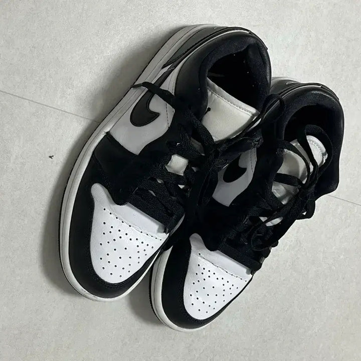 [SOLD OUT] 나이키 덩크 로우 블랙 화이트 검흰 범고래 돌고래 240