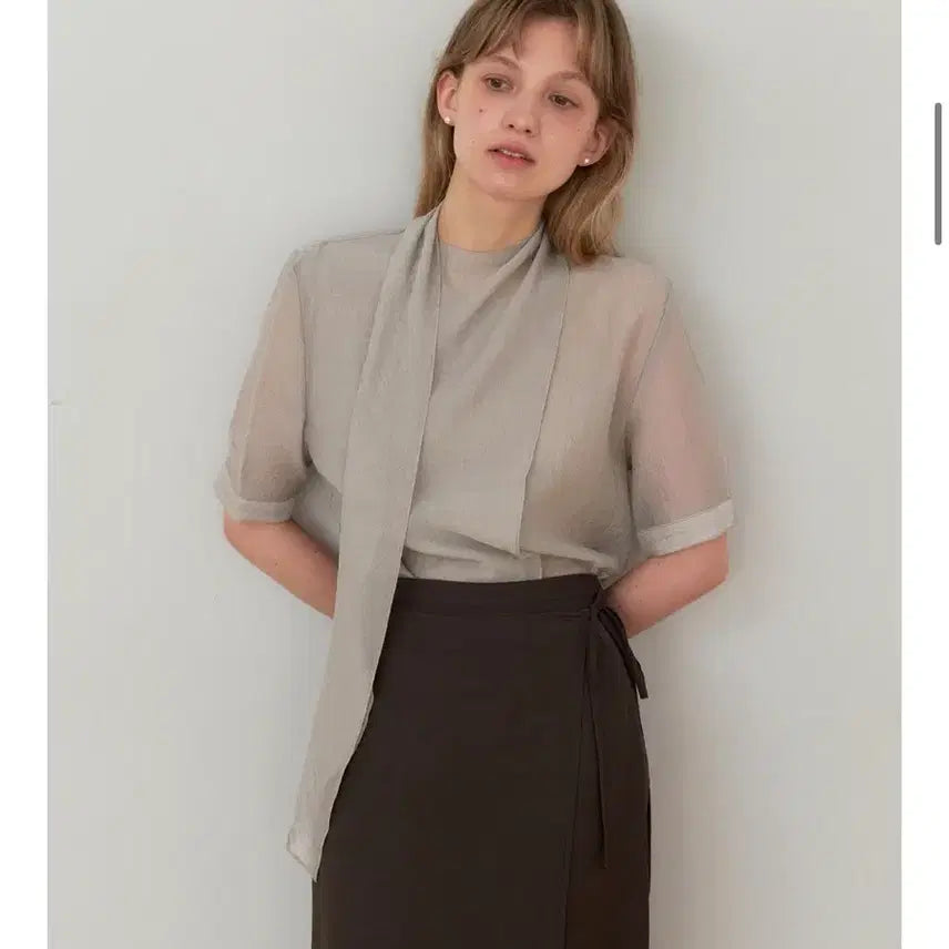 [SOLD OUT] 루그너 아르덴 썸머 블라우스 라이트 그레이 하객룩 출근룩