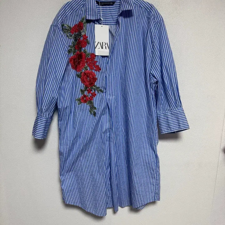 [BUNJANG] Zara Striped Floral Embroidery Shirt / 자라 스트라이프 꽃 자수 셔츠