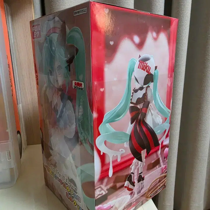 [BUNJANG] Vocaloid Hatsune Miku Milk Ver. Figure / (미개봉) 보컬로이드 하츠네 미쿠 미쿠x티롤 초코 밀크 Ver. 피규어