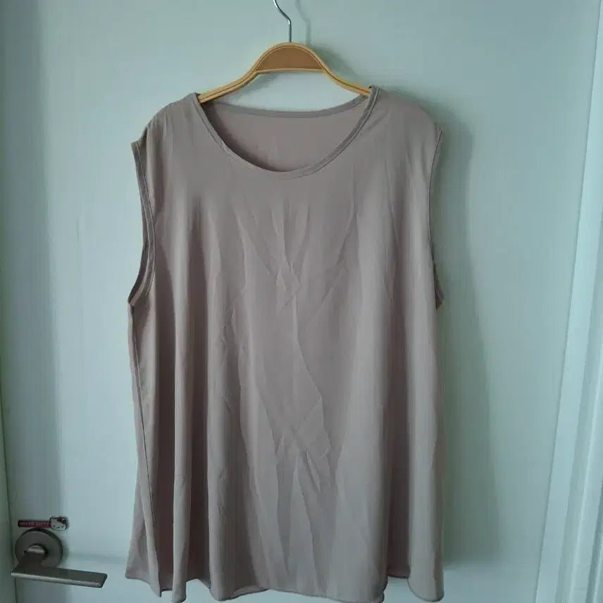 [BUNJANG] Beige Round Neck Sleeveless Blouse / 베이지색 라운드넥 민소매 블라우스566~77