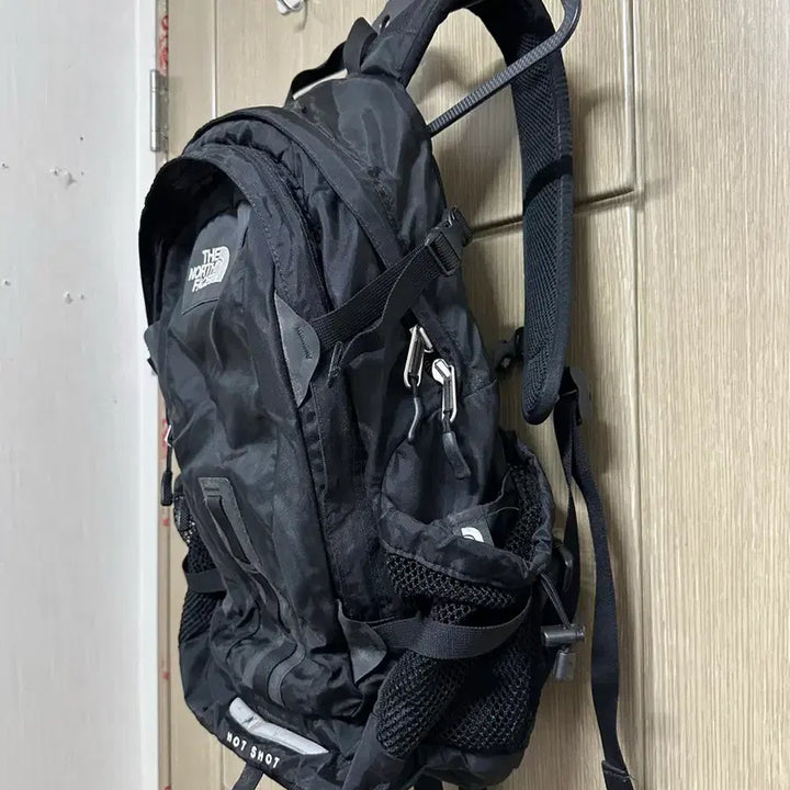 [SOLD OUT] 노스페이스 핫샷 백팩 블랙