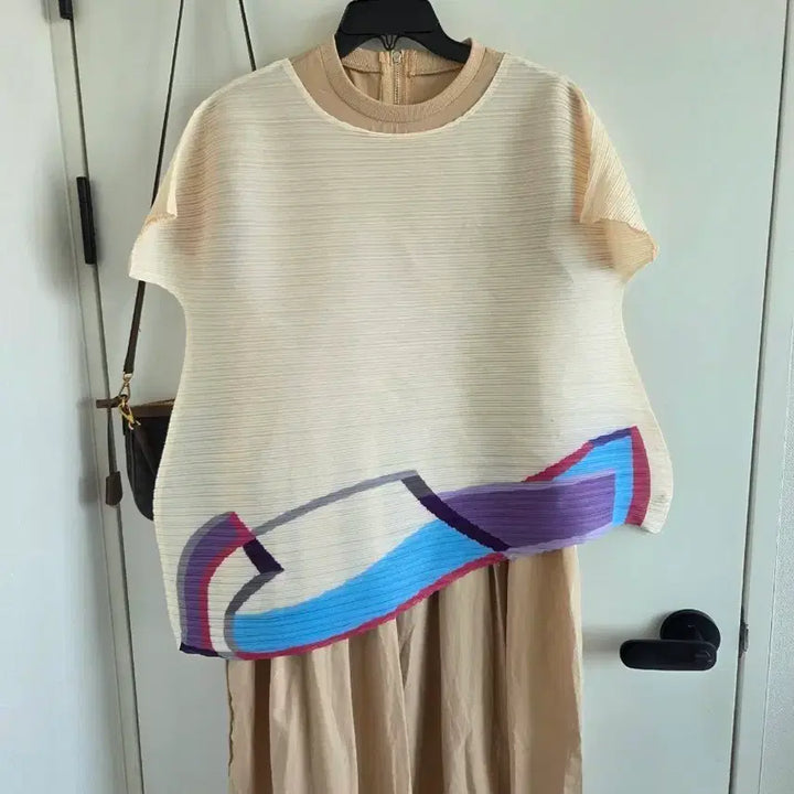 [BUNJANG] Ivory Pleated Short-Sleeve T-Shirt / 아이보리 플리츠 패턴 반팔 티셔츠