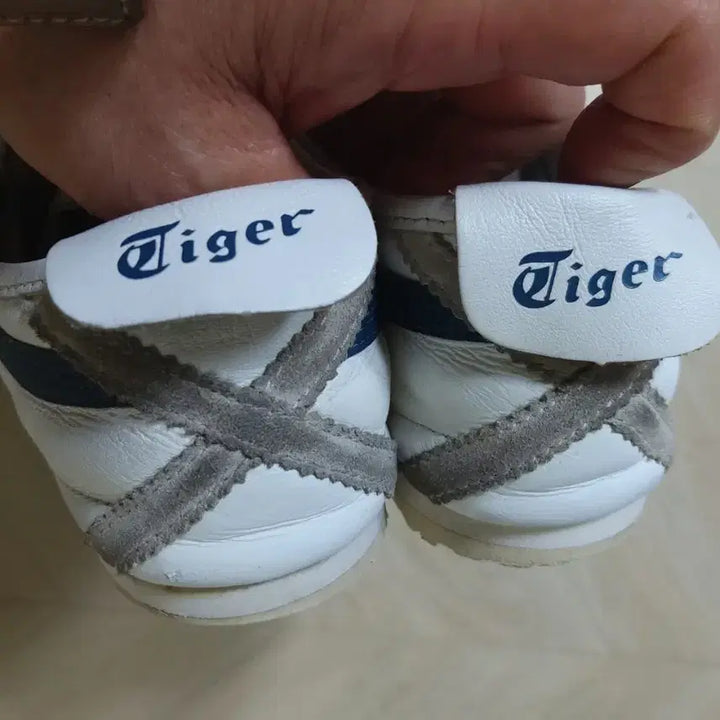 [SOLD OUT] ONITSUKA TIGER  S급 멕시코 66 흰/남 260mm