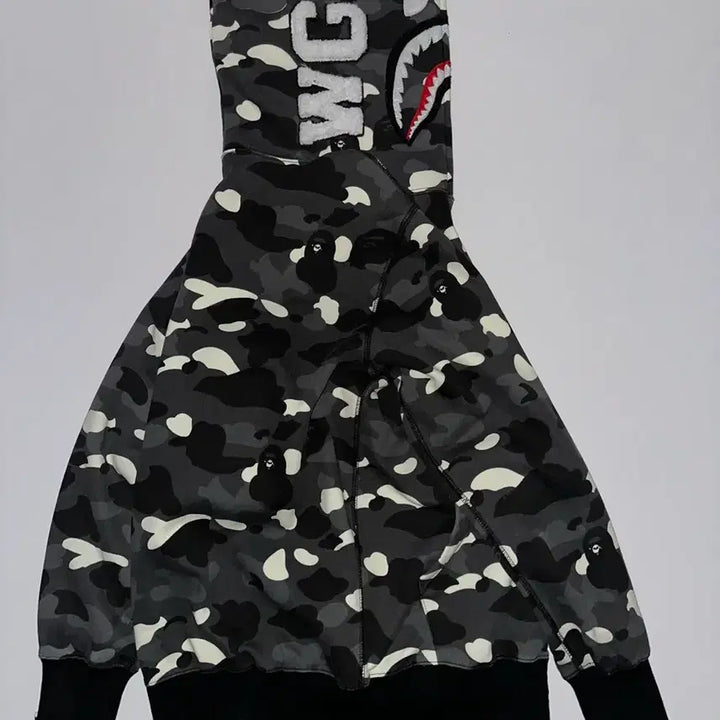 [SOLD OUT] 베이프 샤크 후드집업 카모 L
