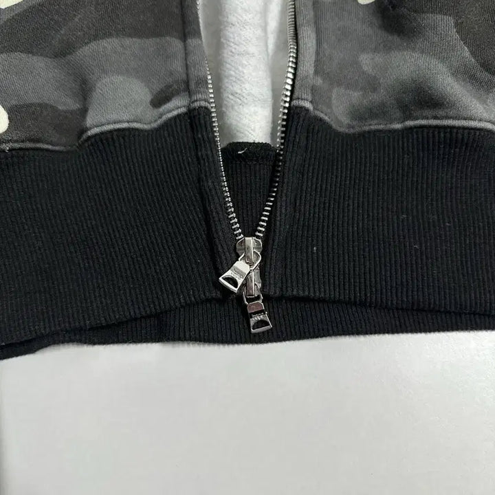 [SOLD OUT] 베이프 샤크 후드집업 카모 L