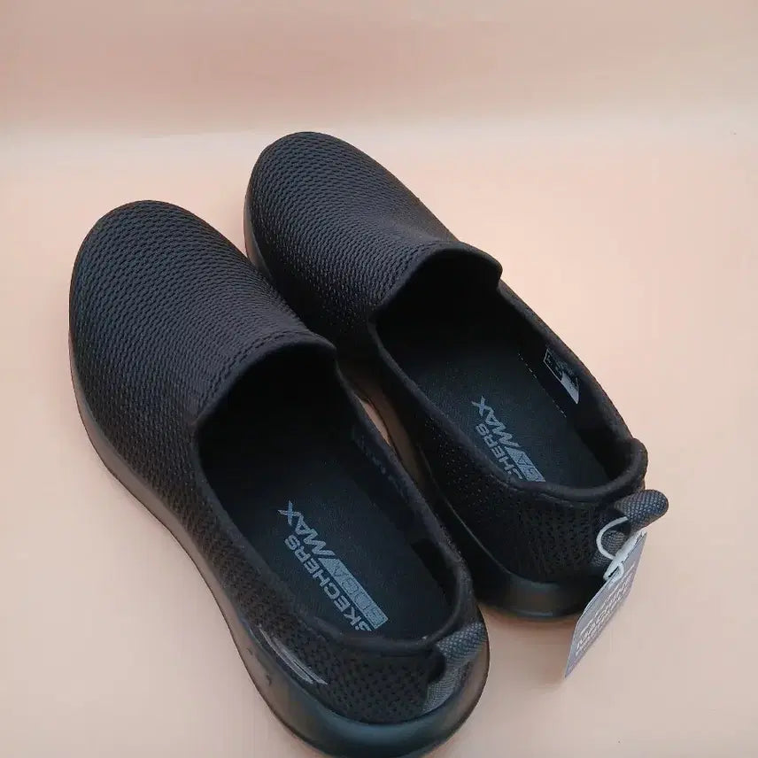 [BUNJANG] Skechers Go Walk Max Slip-on Sneakers - Black / 남성 스케쳐스 고워크 맥스 슬립온 스니커즈 블랙