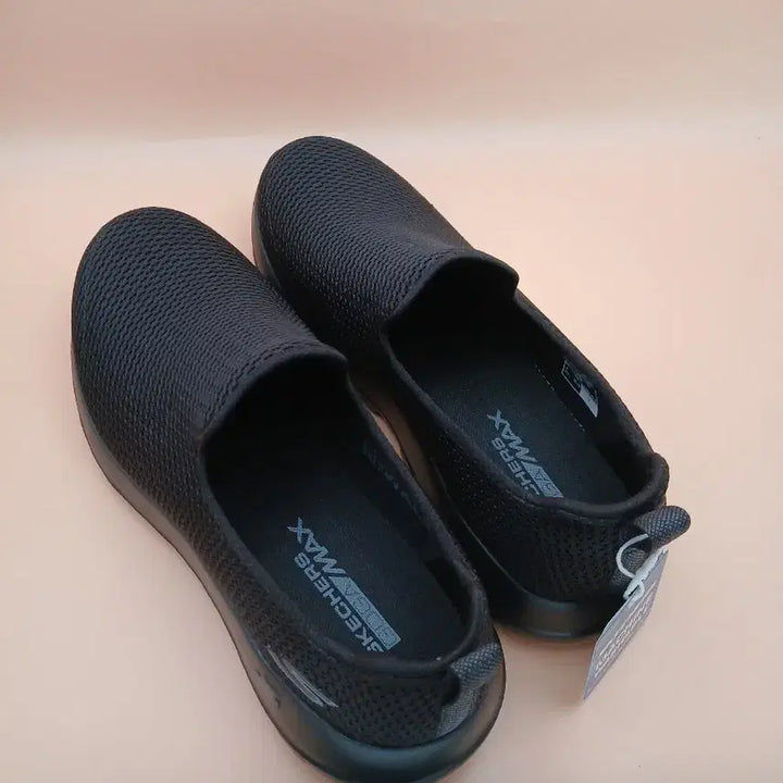 [BUNJANG] Skechers Go Walk Max Slip-on Sneakers - Black / 남성 스케쳐스 고워크 맥스 슬립온 스니커즈 블랙