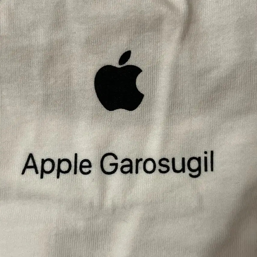 [BUNJANG] Apple Garosugil Store Opening Commemorative T-shirt / 가로수길 애플스토어 오픈기념 티셔츠