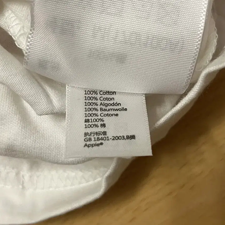 [BUNJANG] Apple Garosugil Store Opening Commemorative T-shirt / 가로수길 애플스토어 오픈기념 티셔츠