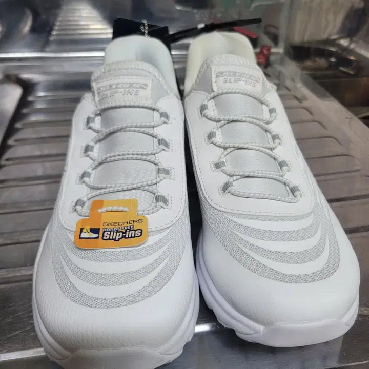 [BUNJANG] Skechers Slip-ins Sneakers White (230) / 스케쳐스 슬립인스 운동화 230 (4L) 화이트