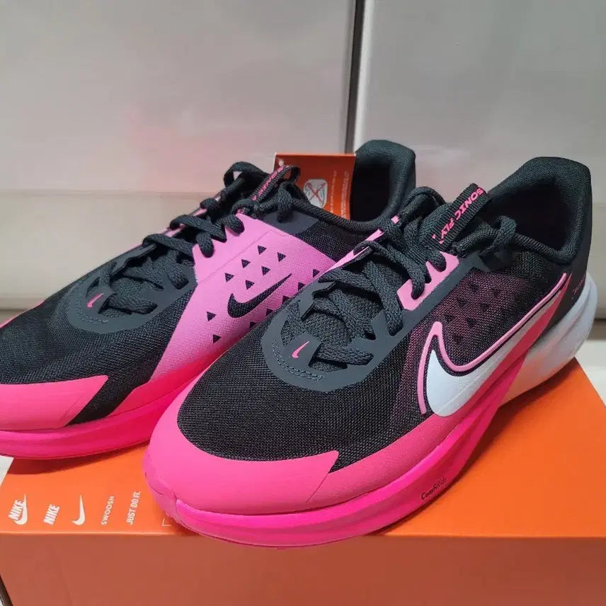 [BUNJANG] Nike Sonic Fly Sneakers (250mm) - Black/Pink / 나이키 소닉 플라이 운동화 250mm 블랙 핑크 새제품