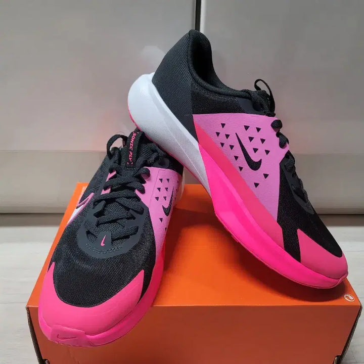 [BUNJANG] Nike Sonic Fly Sneakers (250mm) - Black/Pink / 나이키 소닉 플라이 운동화 250mm 블랙 핑크 새제품