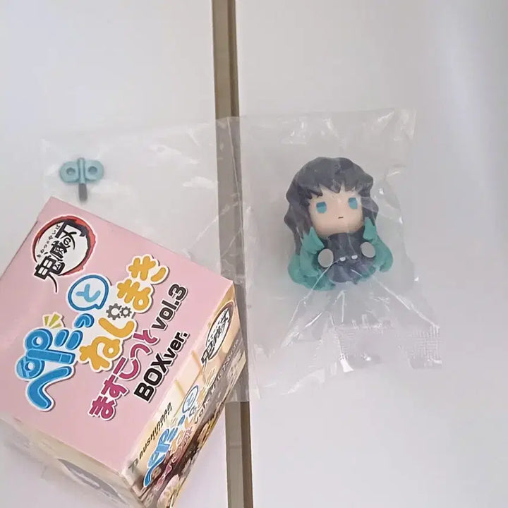 [SOLD OUT] [오늘만할인] 귀멸의 칼날 귀칼 토키토 무이치로 페탓토 태엽 가챠 박스