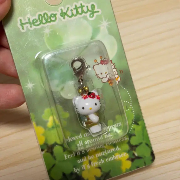 [BUNJANG] Sanrio Clover Bee Kitty Strap / 네잎클로버 꿀벌키티스트랩 박스형