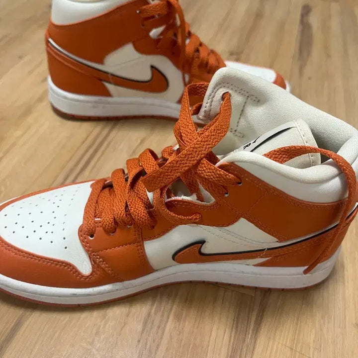 [BUNJANG] Air Jordan 1 Mid SE Coconut Milk Spice / 에어조던 1 미드 SE 코코넛 밀크 스포츠 스파이스