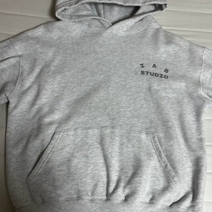 [BUNJANG] IAB Studio Gray Hoodie / IAB STUDIO 아이앱스튜디오 후드티 라이트 그레이