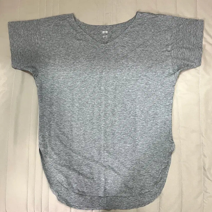 [BUNJANG] Uniqlo Graphic Long Sleeve T-shirt / 유니클로 그래픽 탄탄소재 롱 반팔 티셔츠 M(미착용)
