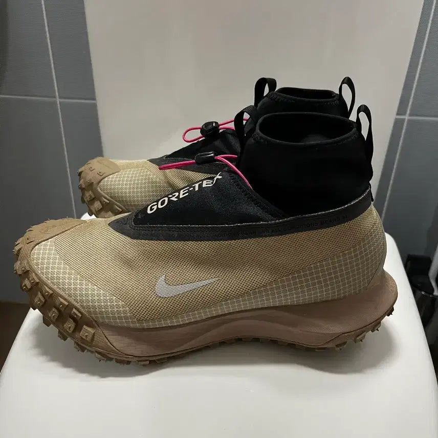 [BUNJANG] Nike ACG Fly GORE-TEX Khaki Sneakers / 나이키 acg 플라이 고어텍스 카키 265