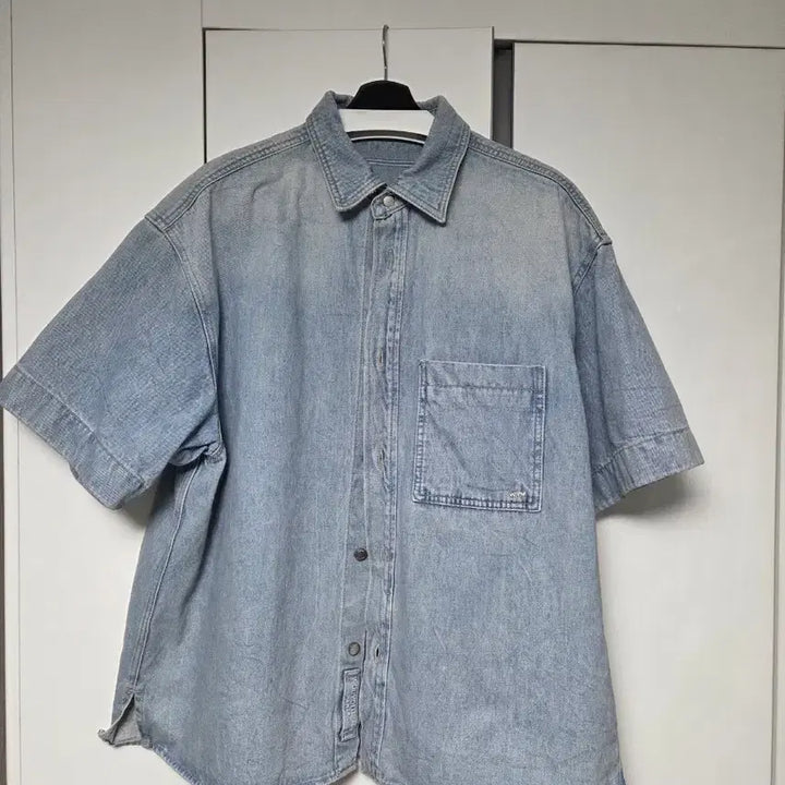 [BUNJANG] Wooyoungmi 25SS Back Logo Short Sleeve Denim Shirt Blue / [50] 25SS 우영미 백 로고 숏슬리브 데님 셔츠 블루 판매
