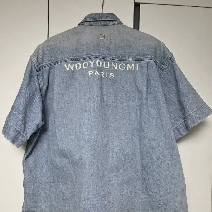 [BUNJANG] Wooyoungmi 25SS Back Logo Short Sleeve Denim Shirt Blue / [50] 25SS 우영미 백 로고 숏슬리브 데님 셔츠 블루 판매