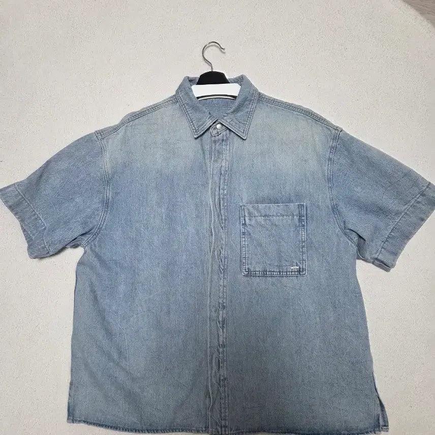 [BUNJANG] Wooyoungmi 25SS Back Logo Short Sleeve Denim Shirt Blue / [50] 25SS 우영미 백 로고 숏슬리브 데님 셔츠 블루 판매