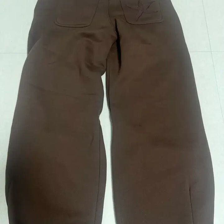 [BUNJANG] The Coldest Moment Sweatpants Brown / 더콜디스트모먼트 스웻팬츠 브라운