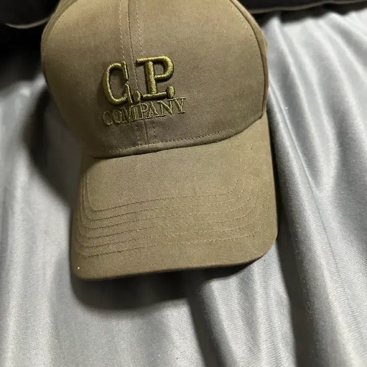 [SOLD OUT] 씨피컴퍼니 모자 카키 C.P.컴퍼니