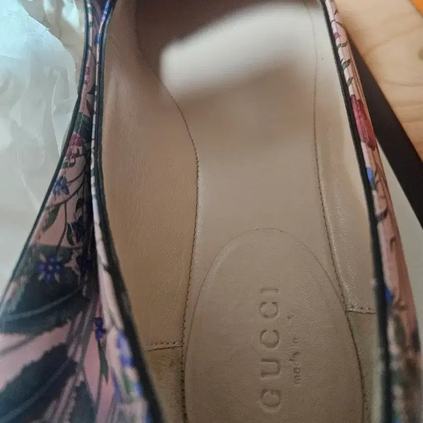 [BUNJANG] Gucci Marmont New Flora GG Flat Loafers / 구찌 마몽  뉴플로라 GG 플랫로퍼