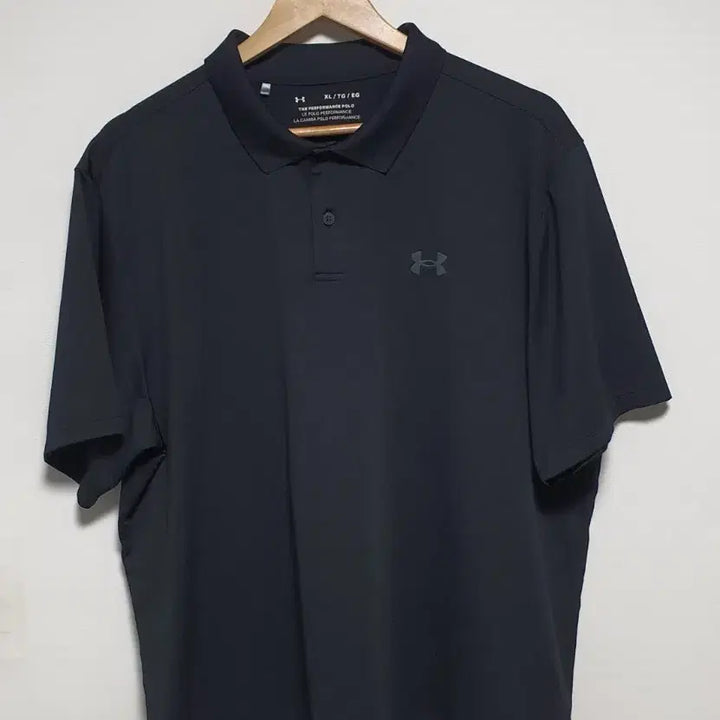 [SOLD OUT] 언더아머 기능성 반팔 카라티 105사이즈 블랙