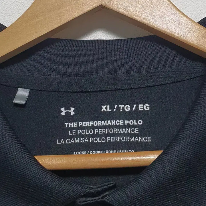 [SOLD OUT] 언더아머 기능성 반팔 카라티 105사이즈 블랙