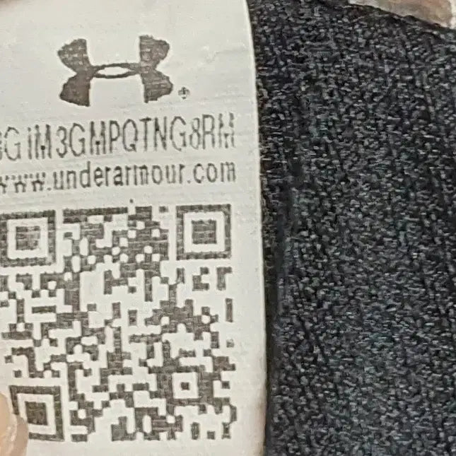 [SOLD OUT] 언더아머 기능성 반팔 카라티 105사이즈 블랙