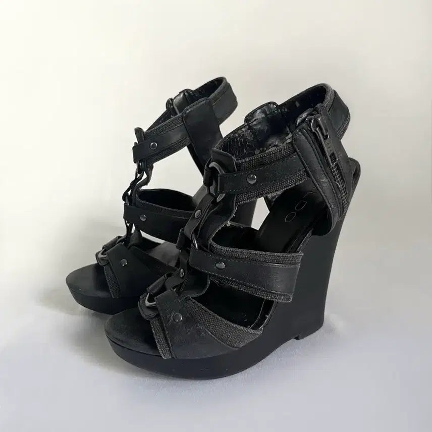 [SOLD OUT] Aldo 00s 하네스 웨지힐