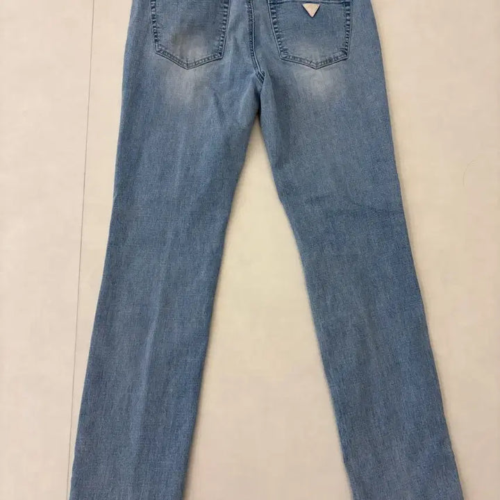 [SOLD OUT] 게스 여름용 스판덱스 청바지 30