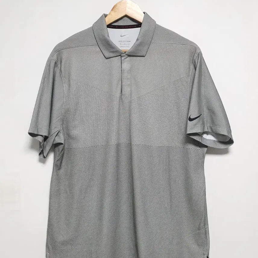 [BUNJANG] Nike Tiger Woods Collection Functional Short-Sleeve Polo Shirt / 나이키 골프 타이거우즈 컬렉션 기능성 반팔 카라티 100사이즈