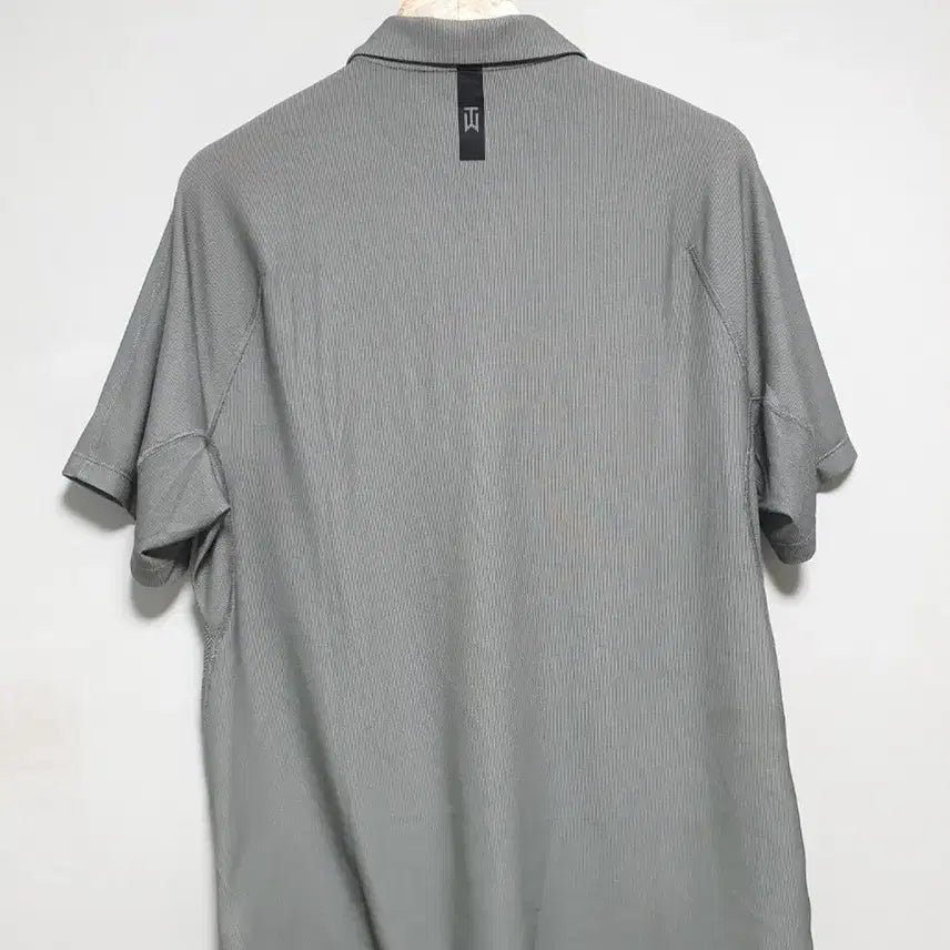 [BUNJANG] Nike Tiger Woods Collection Functional Short-Sleeve Polo Shirt / 나이키 골프 타이거우즈 컬렉션 기능성 반팔 카라티 100사이즈