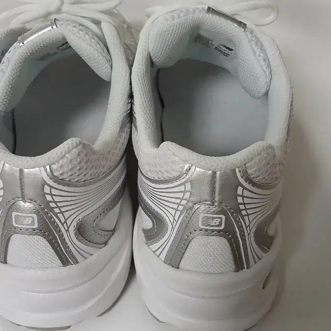 [BUNJANG] New Balance 740 Sneakers / 뉴발란스740