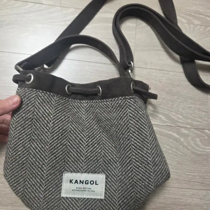 [BUNJANG] Kangol Herringbone Bucket Bag / 캉골 헤링본 버킷백