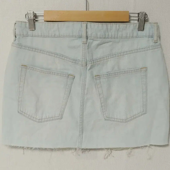 [BUNJANG] H&amp;M Divided Vintage Light Wash Denim Mini Skirt / H&amp;M 디바이디드 빈티지 연청 데님 미니스커트