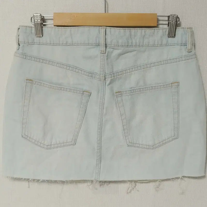 [BUNJANG] H&amp;M Divided Vintage Light Wash Denim Mini Skirt / H&amp;M 디바이디드 빈티지 연청 데님 미니스커트