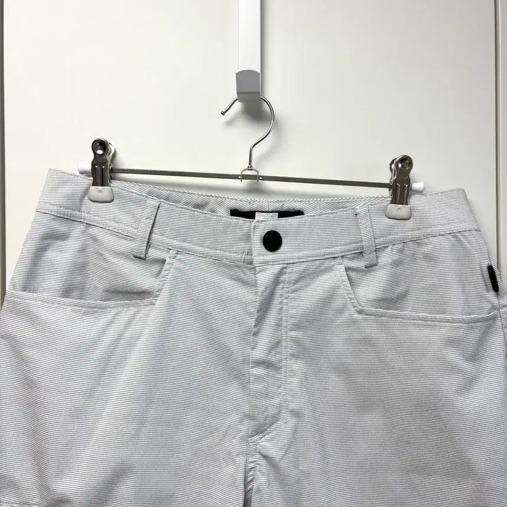 [SOLD OUT] WAAC 왁 남성 잔스트라이프 하프팬츠 골프 반바지