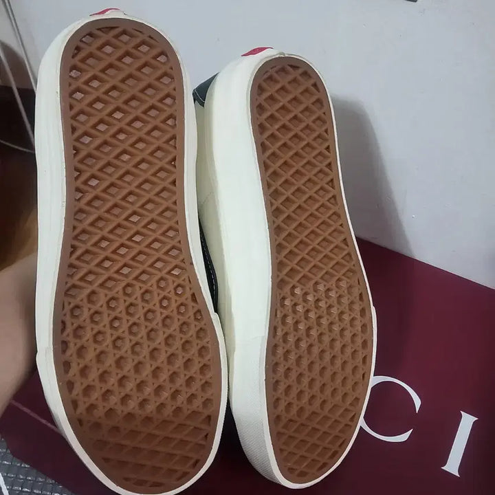 [BUNJANG] Vans Sk8-Hi Evergreen Leather Sneakers / 새상품 반스 sk 8볼트 바이 스케이트 하이 에버그린 레더 250