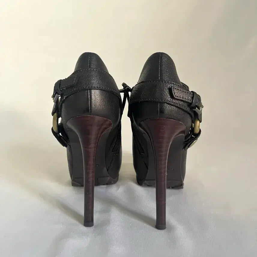 [BUNJANG] Guess 00s Harness Platform Kill Heels / Guess 00s 하네스 가보시 킬 힐