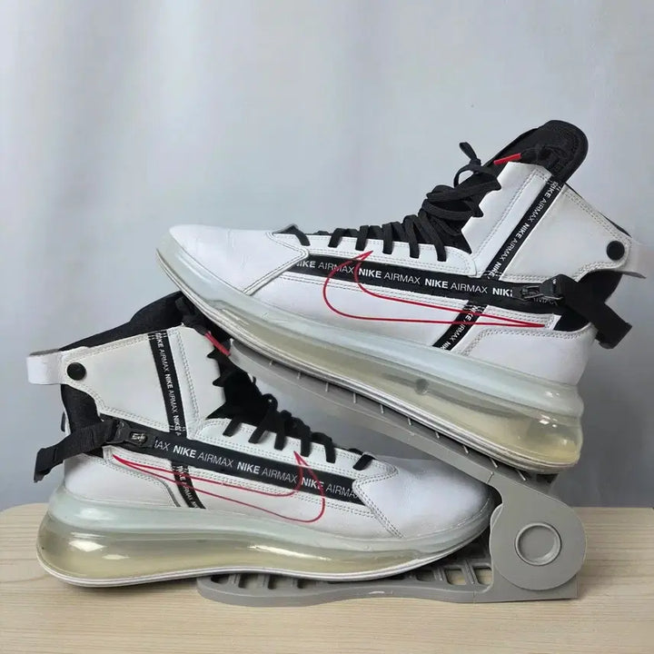 [BUNJANG] Nike Air Max 720 Saturn White Black University Red Sneakers / 290 나이키 에어 맥스 720 새턴 화이트 블랙 유니버시티 레드 운동화