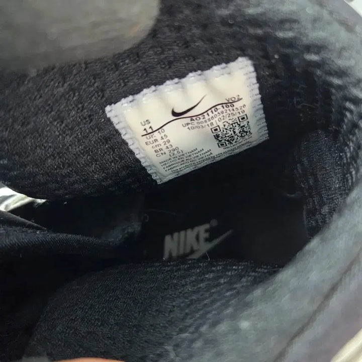 [BUNJANG] Nike Air Max 720 Saturn White Black University Red Sneakers / 290 나이키 에어 맥스 720 새턴 화이트 블랙 유니버시티 레드 운동화