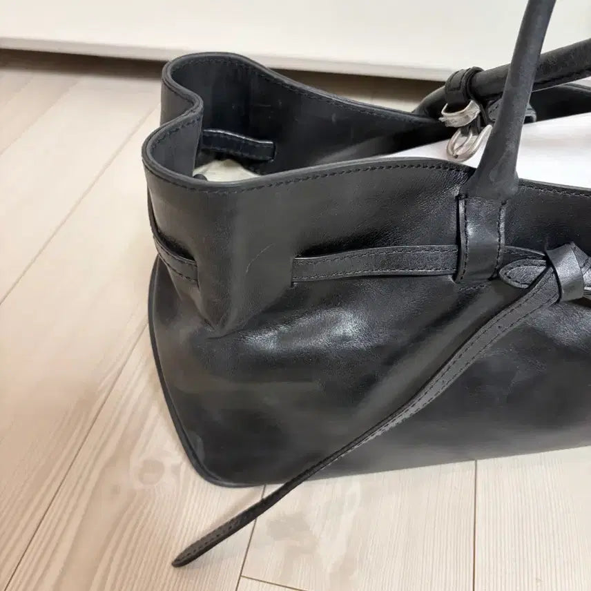 [BUNJANG] Margesherwood Grandma Used Navy Pull Up Bag / 마지셔우드 그랜마유즈드 네이비 pull up